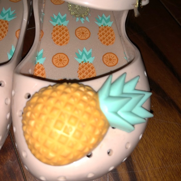 Mini Melissa toddler shoes. Size 5 - Picture 4 of 5